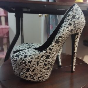 Chic Black and White Patterned Women's Heels